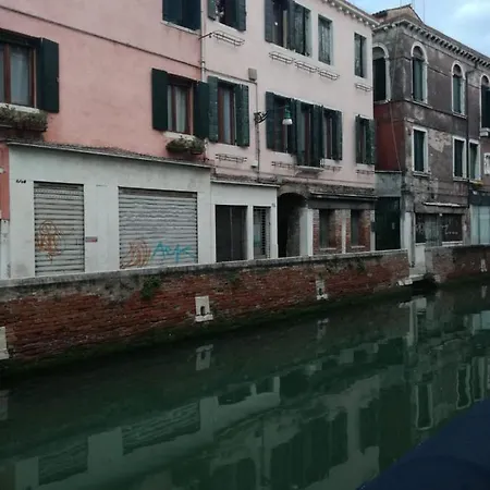 Homestay Maison Marea Canal View Private With Ensuite Bathroom